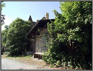 Zum Vergrößern auf das Bild klicken! Dort können Sie auch blättern und die Bildunterschriften lesen!