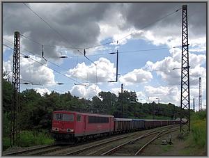 155 237 verlt mit EZ 51374 nach Seelze den Bahnhof Leipzig-Schnefeld