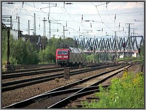 143 957 mit RE-D 26144 nach Halle (S) Hbf in Leipzig-Mockau