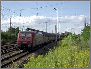 189 800 verlt mit DGS 79327 den Bf Leipzig-Mockau