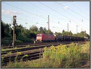 145 012 durchfhrt mit EK 54969 nach Bhlen (b Leipzig) den Bf Wiederitzsch