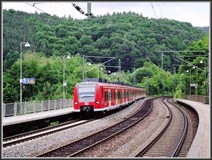 Zum Vergrößern auf das Bild klicken! Dort können Sie auch blättern und die Bildunterschriften lesen! 425 207 in Weidenthal