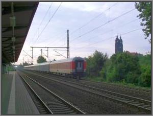 Zum Vergrößern auf das Bild klicken! Dort können Sie auch blättern und die Bildunterschriften lesen! 371 004 in Dresden-Strehlen