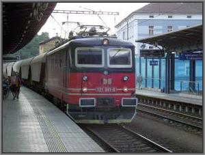Zum Vergrößern auf das Bild klicken! Dort können Sie auch blättern und die Bildunterschriften lesen! 121 041 in Usti nad Labem hl.n.