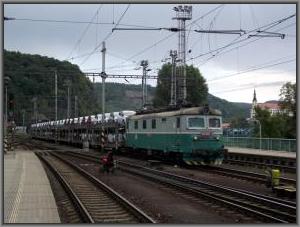 Zum Vergrößern auf das Bild klicken! Dort können Sie auch blättern und die Bildunterschriften lesen! 123 023 in Decin hl.n.