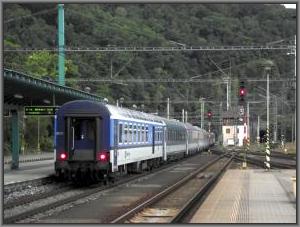 Zum Vergrößern auf das Bild klicken! Dort können Sie auch blättern und die Bildunterschriften lesen! 440 002 in Usti nad Labem hl.n.