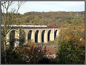 EZ 51763 auf dem Viadukt
