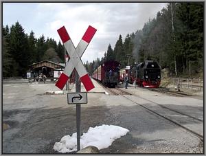 Zum Vergrößern auf das Bild klicken! Dort können Sie auch blättern und die Bildunterschriften lesen! 99 7237 mit P 8926 nach Drei Annen Hohne in Schierke