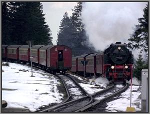 Zum Vergrößern auf das Bild klicken! Dort können Sie auch blättern und die Bildunterschriften lesen! 99 222 mit P 8937 am Goetheweg