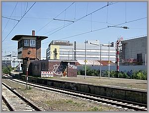 Zum Vergrößern auf das Bild klicken! Dort können Sie auch blättern und die Bildunterschriften lesen!
