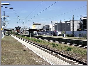 Zum Vergrößern auf das Bild klicken! Dort können Sie auch blättern und die Bildunterschriften lesen!