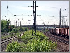 Zum Vergrößern auf das Bild klicken! Dort können Sie auch blättern und die Bildunterschriften lesen!