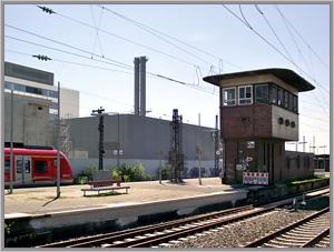 Zum Vergrößern auf das Bild klicken! Dort können Sie auch blättern und die Bildunterschriften lesen!