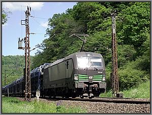 Zum Vergrößern auf das Bild klicken! Dort können Sie auch blättern und die Bildunterschriften lesen! 193 243 mit DGS 45192 zwischen Heigenbrücken West und Laufach