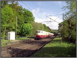 Zum Vergrößern auf das Bild klicken! Dort können Sie auch blättern und die Bildunterschriften lesen! 103 113 am Hp Sehlem