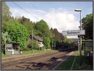 Zum Vergrößern auf das Bild klicken! Dort können Sie auch blättern und die Bildunterschriften lesen!