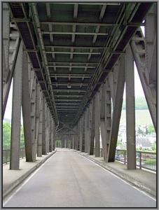 Zum Vergrößern auf das Bild klicken! Dort können Sie auch blättern und die Bildunterschriften lesen! Doppelstockbrücke in Bullay