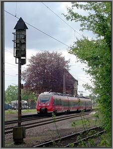 Zum Vergrößern auf das Bild klicken! Dort können Sie auch blättern und die Bildunterschriften lesen! 442 208 in Hetzerath