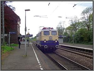 Zum Vergrößern auf das Bild klicken! Dort können Sie auch blättern und die Bildunterschriften lesen! E10 1239 in Hetzerath