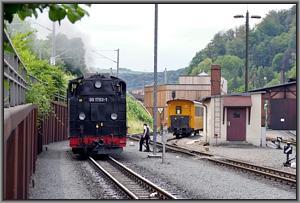 Zum Vergrößern auf das Bild klicken! Dort können Sie auch blättern und die Bildunterschriften lesen! 99 1793 rangiert in Freital-Hainsberg