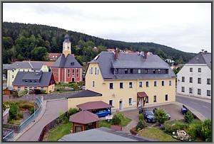 Zum Vergrößern auf das Bild klicken! Dort können Sie auch blättern und die Bildunterschriften lesen! Blick auf Schmiedeberg
