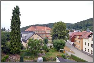 Zum Vergrößern auf das Bild klicken! Dort können Sie auch blättern und die Bildunterschriften lesen! Blick auf Schmiedeberg