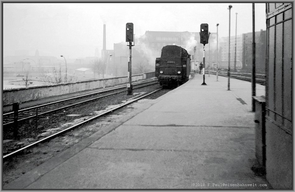 03 0010 in Berlin Ostbahnhof