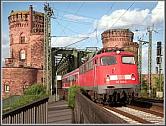 110 326 auf der Weisenauer Eisenbahnbrcke